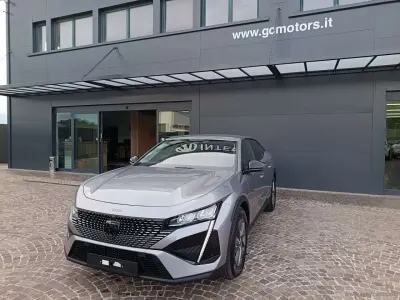 Käytetty Peugeot 408 Allure 136 HP (100 kW) 2024 Harmaa Katumaasturi
