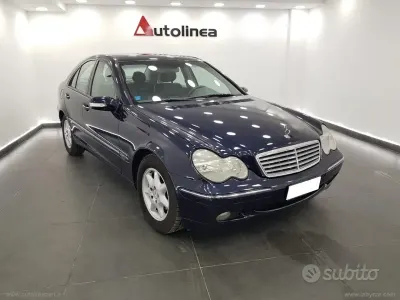 Usata Mercedes C220 Elegance 143 CV (105 kW) 2003 Berlina