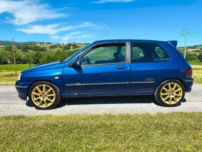 Usata Renault Clio 135 CV (99 kW) 1992 Bluazzurro Utilitaria