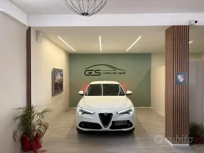 Usata Alfa Romeo Stelvio Veloce 210 CV (154 kW) 2019 Bianco SUV