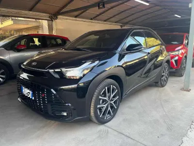 Nuova Toyota Aygo X Premium 92 CV (67 kW) 2026 Vari colori SUV