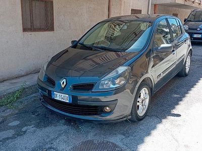 Usata Renault Clio II 85 CV (62 kW) 2007 Grigio Berlina