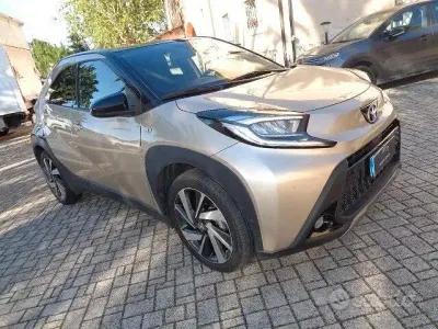 Usata Toyota Aygo X Trend 72 CV (52 kW) 2024 Marrone SUV