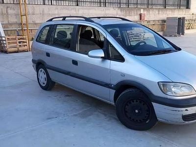 Usata Opel Zafira 101 CV (74 kW) 2000 Grigio Monovolume