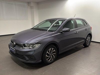 Usata VW Polo Life 95 CV (69 kW) 2022 Grigio Utilitaria