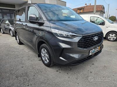 Usata Ford Tourneo Custom Trend 136 CV (100 kW) 2025 Grigio Furgone