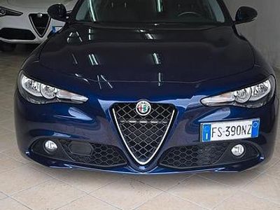 Käytetty Alfa Romeo Giulia 150 HP (110 kW) 2018 Sininen Sedan