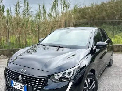 Usata Peugeot 208 Active 75 CV (55 kW) 2022 Nero Utilitaria