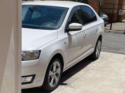 Usata Skoda Rapid Elegance 75 CV (55 kW) 2014 Bianco Utilitaria
