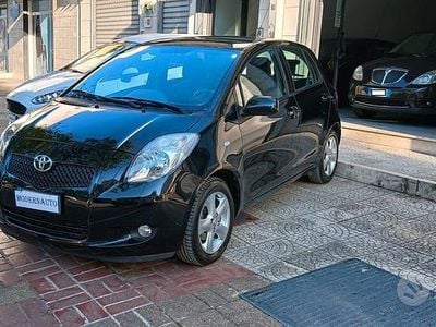 Usata Toyota Yaris 69 CV (50 kW) 2008 Nero Utilitaria