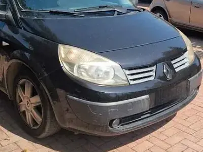 Usata Renault Scénic II 111 CV (81 kW) 2005 Monovolume