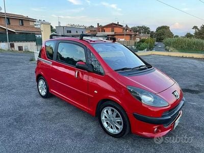 Begagnad Peugeot 1007 75 HK (55 kW) 2009 Röd Minibuss