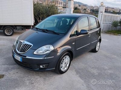 Usata Lancia Musa S 95 CV (69 kW) 2010 Grigio Monovolume