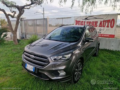 Usata Ford Kuga ST-Line 120 CV (88 kW) 2017 Grigio SUV