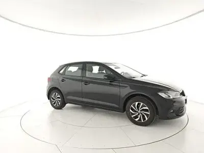 Usata VW Polo Life 95 CV (69 kW) 2025 Nero Utilitaria