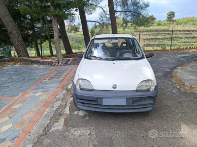 Occasion Fiat 600 54 ch (39 kW) 2005 Blanc Citadine