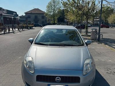 Occasion Fiat Grande Punto Dynamic 65 ch (47 kW) 2007 Gris Citadine