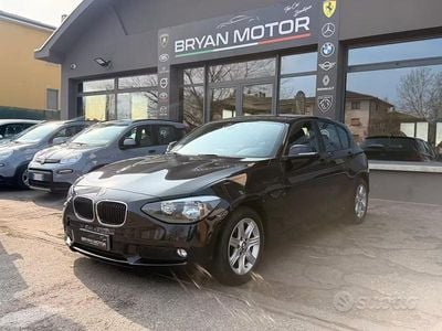 Begagnad BMW 118 116 HK (85 kW) 2014 Svart Halvkombi