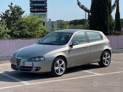 Usata Alfa Romeo 147 150 CV (110 kW) 2007 Grigio Utilitaria