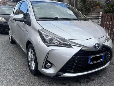 Usata Toyota Yaris Hybrid Active 75 CV (55 kW) 2018 Berlina