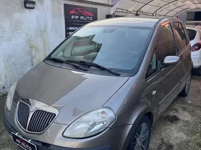 Usata Lancia Musa 90 CV (66 kW) 2007 Marrone Monovolume