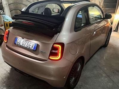 Usata Fiat 500e Passion 42 kW (58 CV) 2021 Cabrio