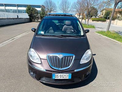 Usata Lancia Musa 95 CV (69 kW) 2008 Marrone Monovolume