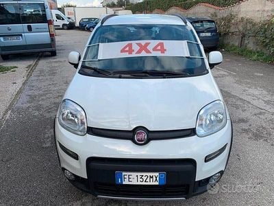 Usata Fiat Panda 4x4 S 95 CV (69 kW) 2016 Bianco Utilitaria