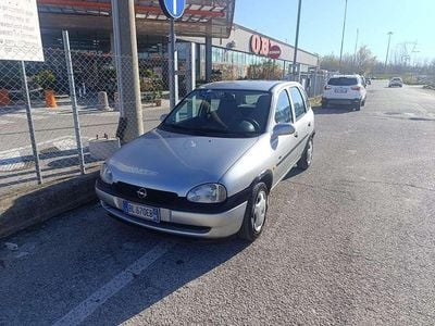 Usata Opel Corsa 67 CV (49 kW) 2000 Grigio Berlina