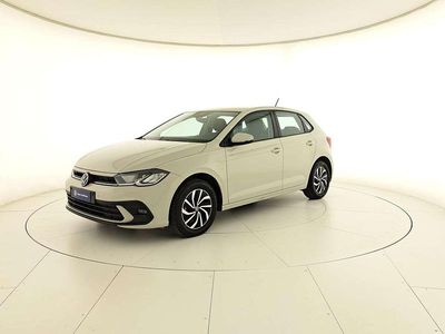 Usata VW Polo Life 95 CV (69 kW) 2023 Ascot grey Utilitaria