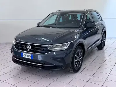 Usata VW Tiguan Life 122 CV (89 kW) 2022 Grigio SUV