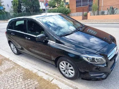 Usata Mercedes B180 Business 109 CV (80 kW) 2018 Nero Utilitaria