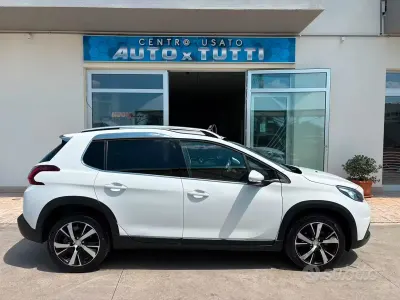 Usata Peugeot 2008 Allure 99 CV (72 kW) 2017 Bianco SUV