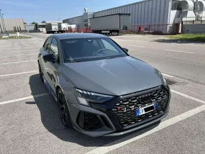 Usata Audi RS3 Ambiente 400 CV (294 kW) 2024 Grigio Berlina