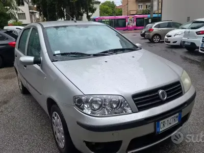 Second-hand Fiat Punto 60 CP (44 kW) 2005 Gri Hatchback