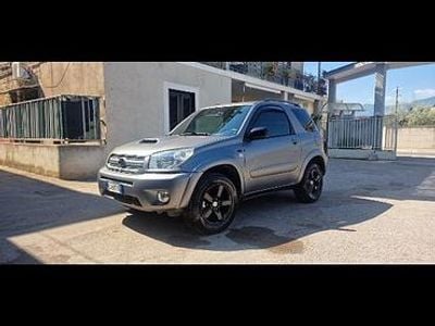 Usata Toyota RAV4 2004 Grigio SUV