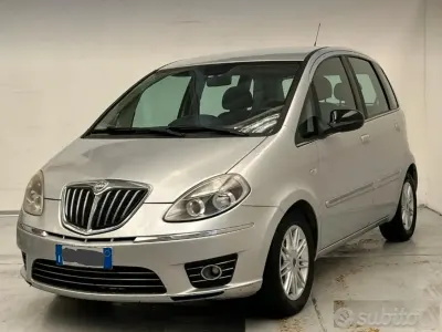 Usata Lancia Musa 95 CV (69 kW) 2012 Grigio Monovolume