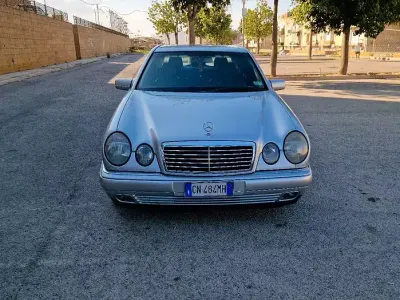 Usata Mercedes E200