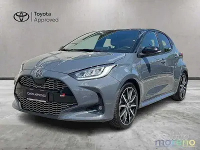 Usata Toyota Yaris Hybrid Sport 131 CV (96 kW) 2025 Grigio Berlina