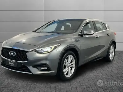 Usata Infiniti Q30 Business Executive 170 CV (125 kW) 2016 Grigio Berlina