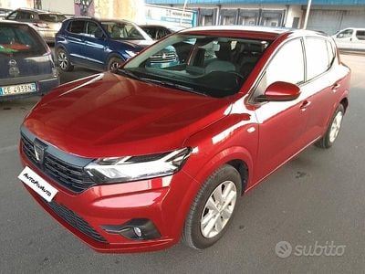 Usata Dacia Sandero Expression 67 CV (49 kW) 2022 Rosso Berlina