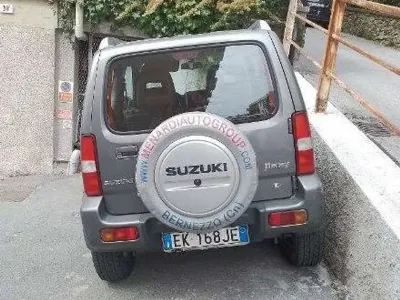 Usata Suzuki Jimny 86 CV (63 kW) 2009 Grigio SUV
