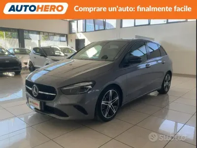 Usata Mercedes B250 Advanced 224 CV (164 kW) 2023 Grigio Utilitaria
