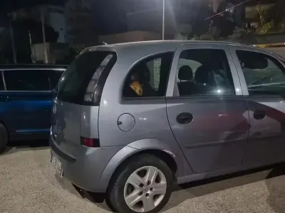 Usata Opel Meriva Cosmo 90 CV (66 kW) 2009 Grigio Monovolume