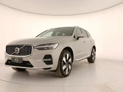 Nuova Volvo XC60 Plus 253 CV (186 kW) 2025 Argento SUV
