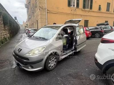 Usata Peugeot 1007 68 CV (50 kW) 2006 Grigio Monovolume