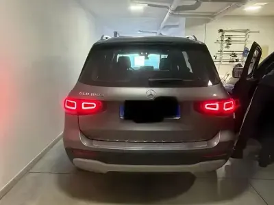 Usata Mercedes GLB180 136 CV (100 kW) 2023 Grigio SUV