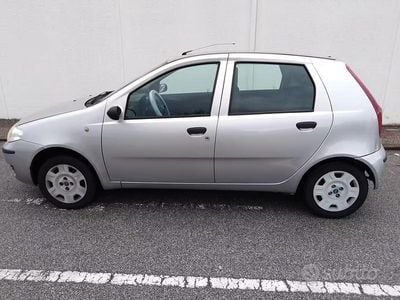 Usata Fiat Punto 59 CV (43 kW) 2005 Grigio Utilitaria