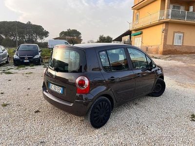 Usata Renault Modus Dynamique 86 CV (63 kW) 2006 Marrone Monovolume