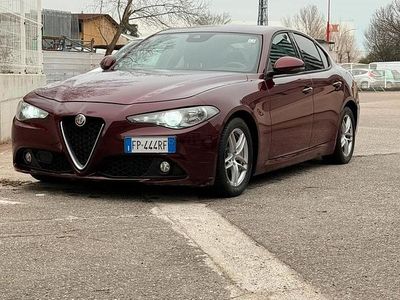 Usata Alfa Romeo Giulia 150 CV (110 kW) 2016 Rosso Berlina
